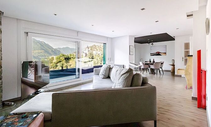Reformed duplex penthouse with terrace and spectacular views in the center of Escaldes-Engordany