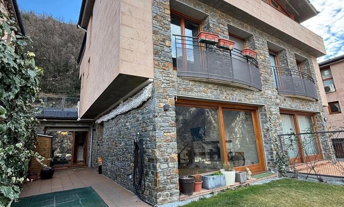 Semi-detached chalet for sale in La Comella