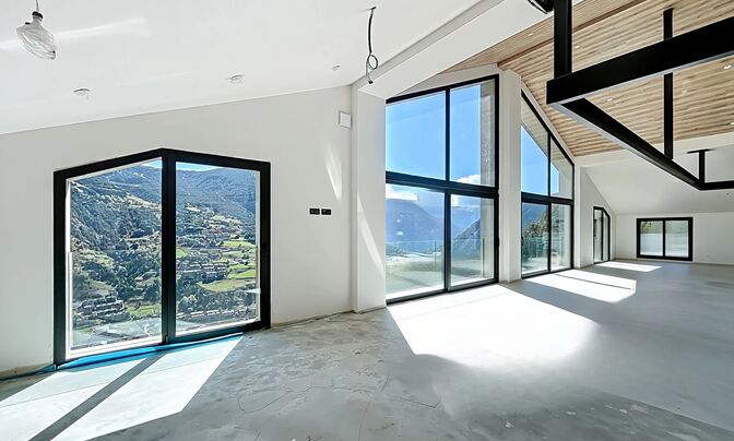 Chalet for sale in Canillo, 5 bedrooms