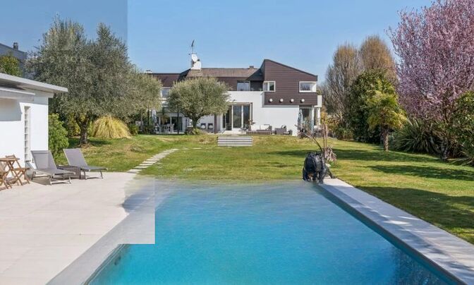 Bifamiliar house 8 rooms