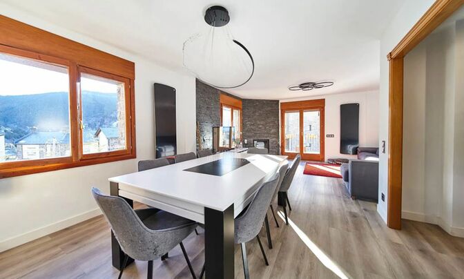 Chalet for sale in Pal, 4 bedrooms