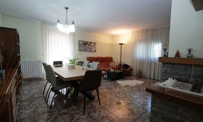 Chalet for sale in Escàs with 4 bedrooms