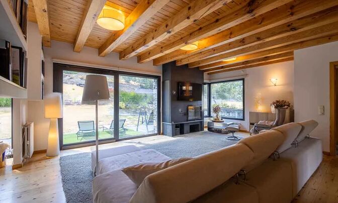Chalet for sale in Ordino, 4 bedrooms