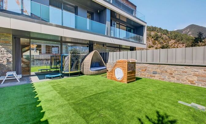 House with garden and terraces in Escàs