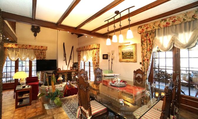 Chalet for sale in Andorra la Vella, 4 bedrooms
