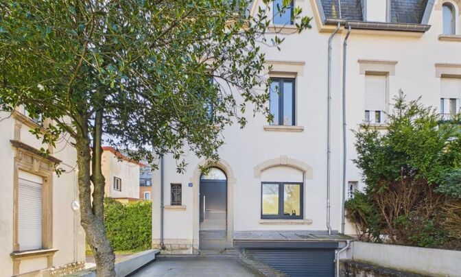 Semi-detached house 5 bedrooms for sale in Luxembourg-Bonnevoie