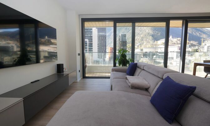 Apartment for sale in Escaldes Engordany with 3 bedrooms