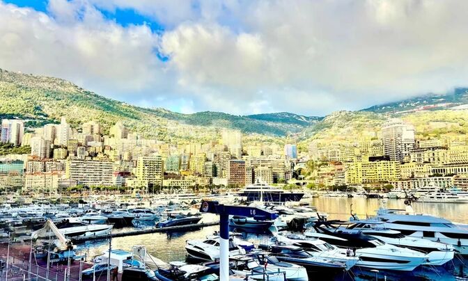 Apartment Monaco, Port