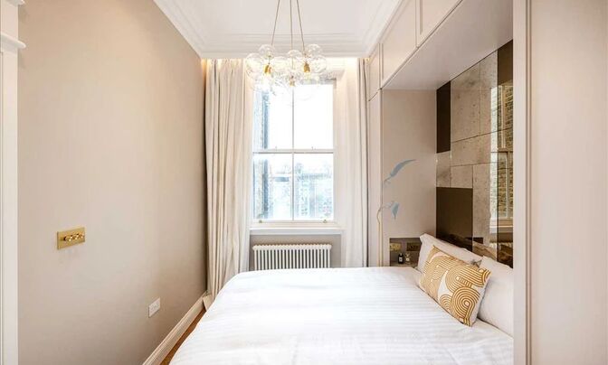 Redcliffe Square