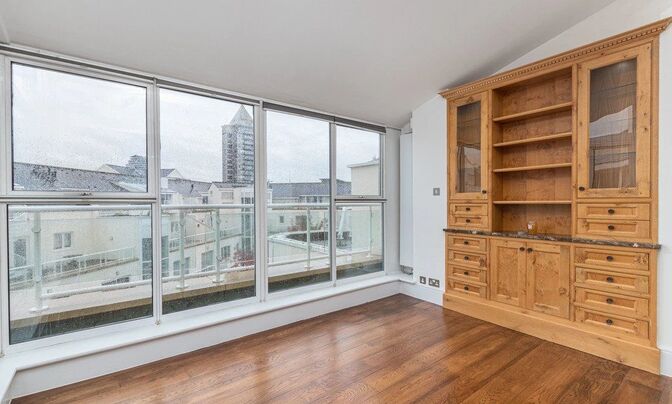 Carlyle Court, Chelsea Harbour