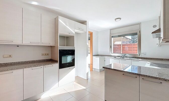 Apartment for sale in Escaldes-Engordany with 4 bedrooms