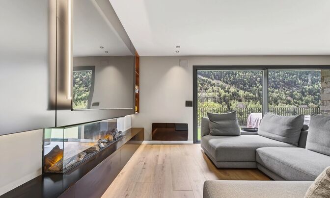 Exclusive ground floor with spectacular views and high quality finishes
