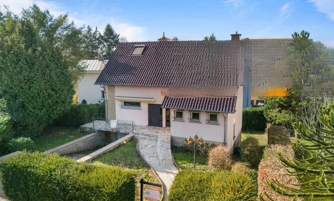 Detached house 4 bedrooms for sale in Bridel