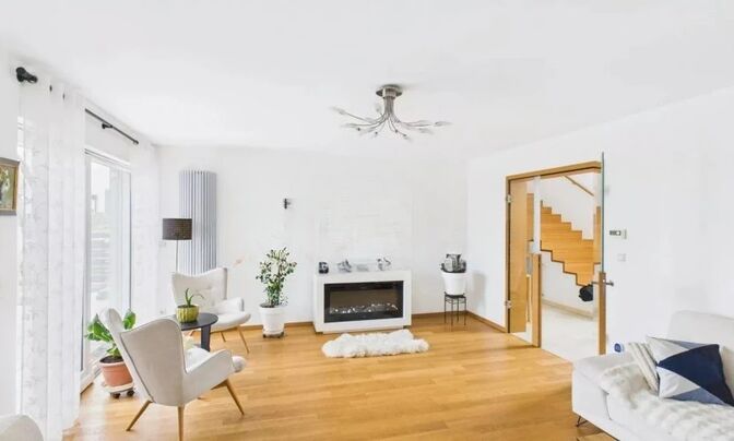 Detached house 4 bedrooms for sale in Leudelange