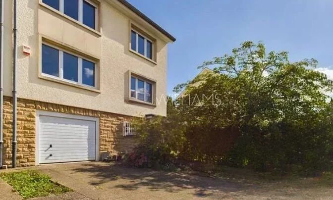 Semi-detached house 5 bedrooms for sale in Mamer