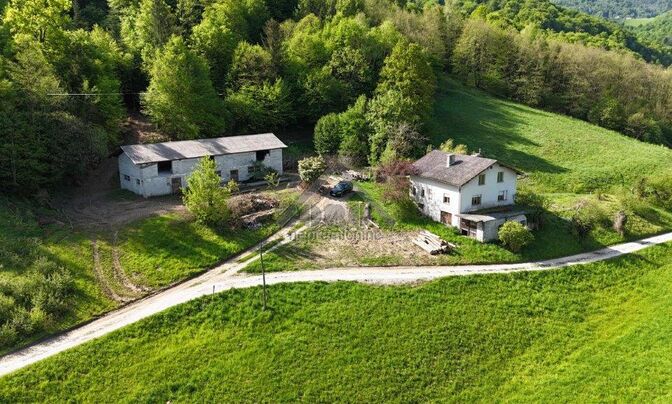 The Kmetianovo Estate in Makole