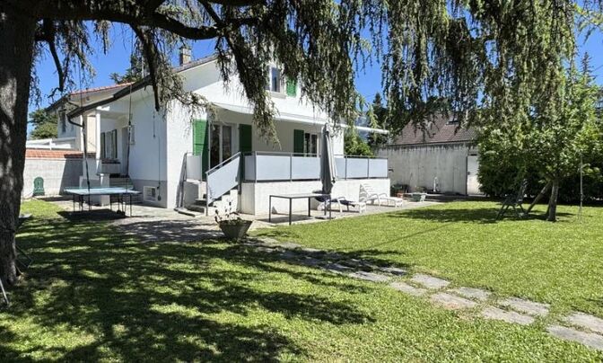 Single house 8 rooms