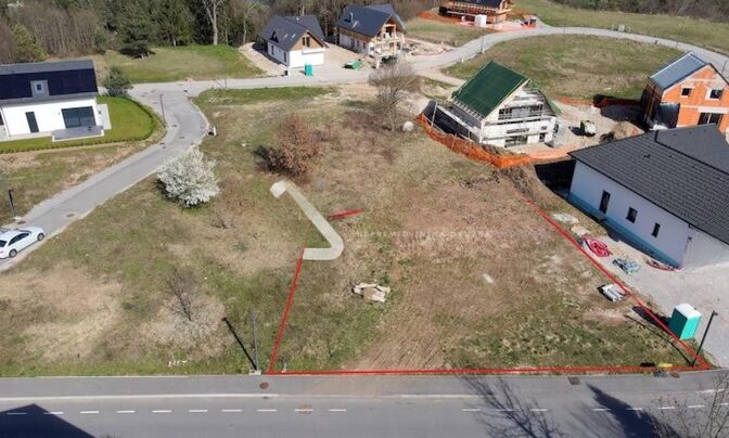 Development site in Bled with a project