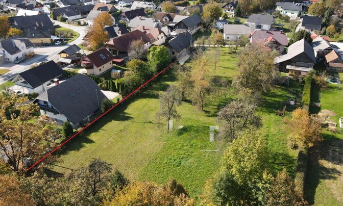 Land plot in the village of Khlebtse