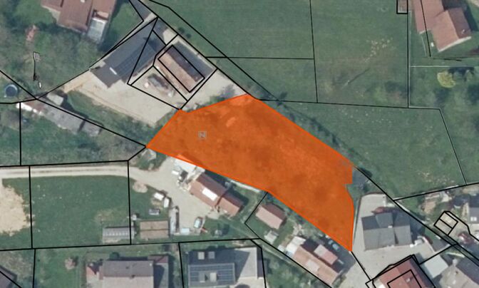 Land plot, Bizovik