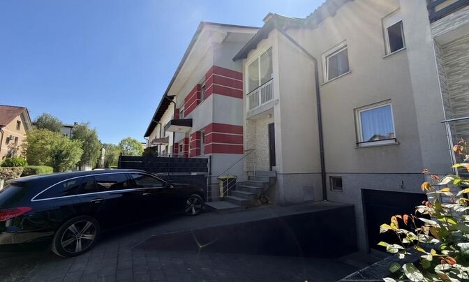 House with a terrace in Črnuče