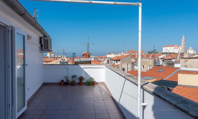 Four-room apartment Piran