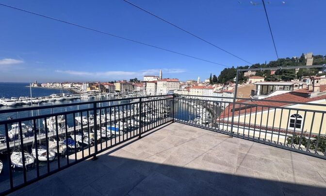 Three-room apartment Piran