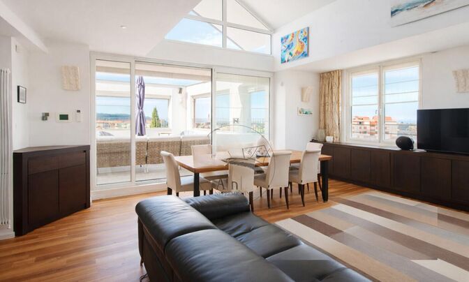 Apartment with 4-5 rooms