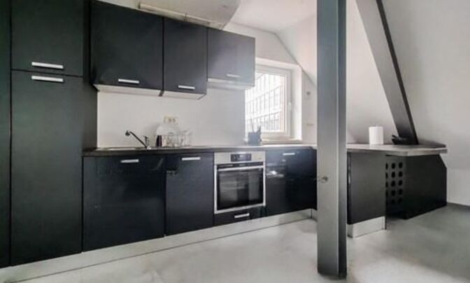 Three-room apartment in the center