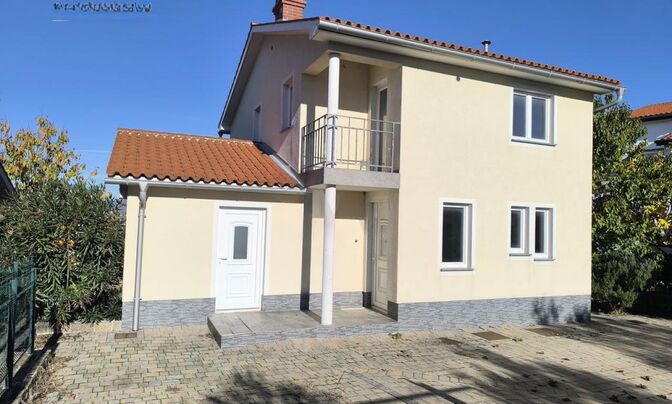 House, Hrvatiny