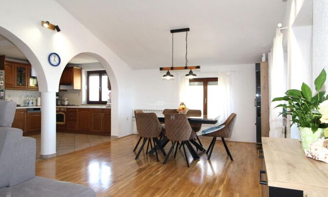 House, Malia