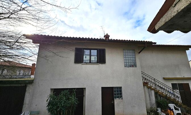 Two-story house Parekag