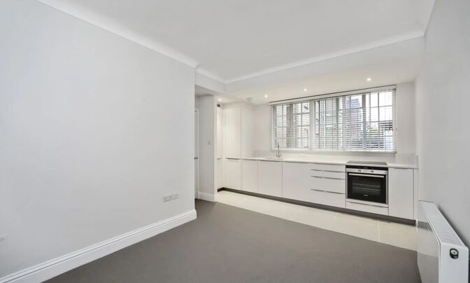 Windsor Court, Jubilee Place