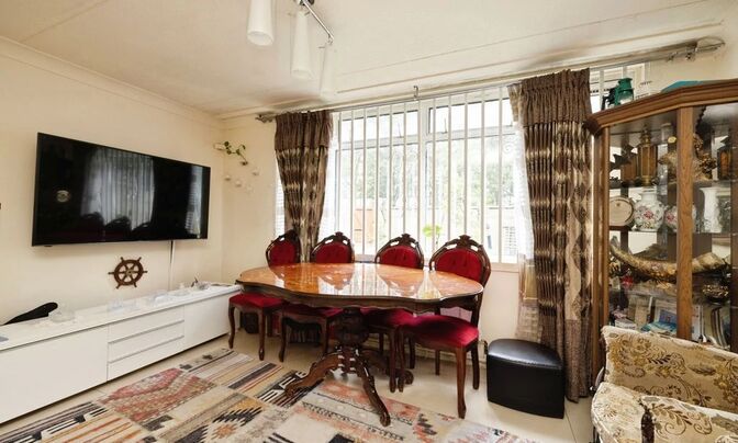 Johns Place, London, Tower Hamlets