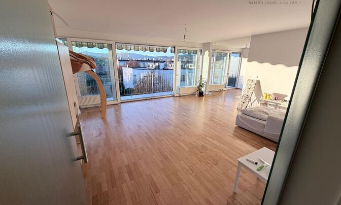 Apartment, 5+ rooms, Mostets