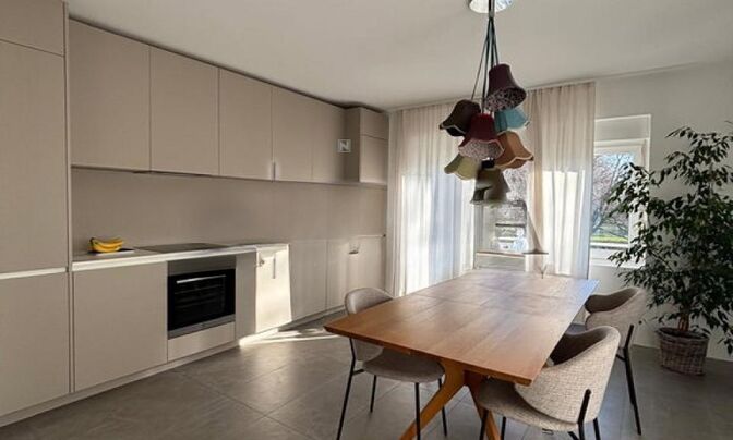 Apartment, 4-room, Bezigrad