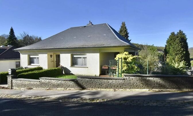 Detached house 4 bedrooms for sale in Eselborn
