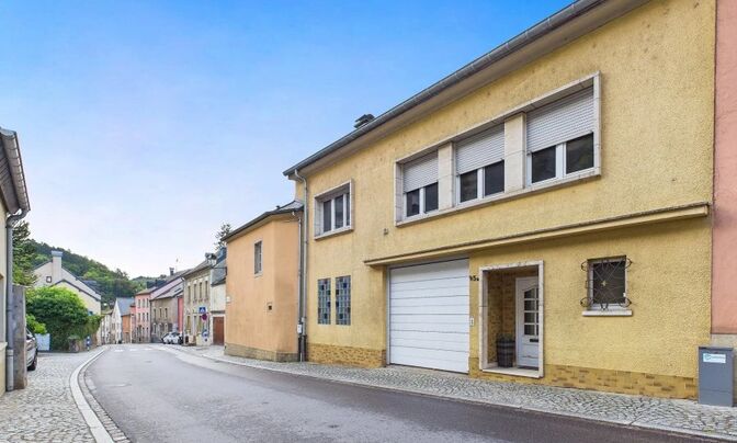 House 4 bedrooms for sale in Larochette