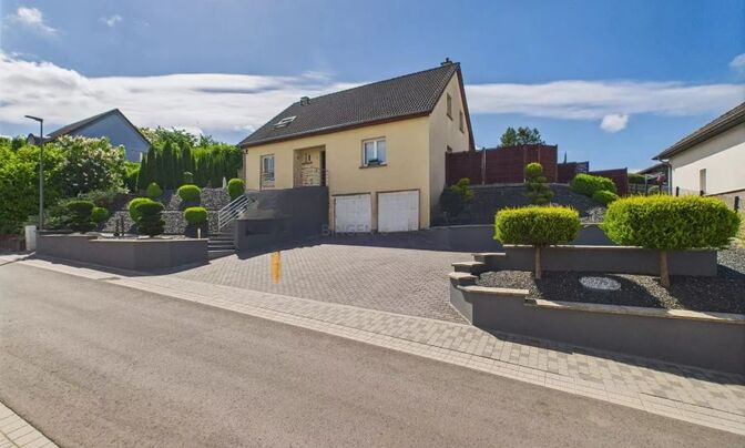 Detached house 4 bedrooms for sale in Eschdorf