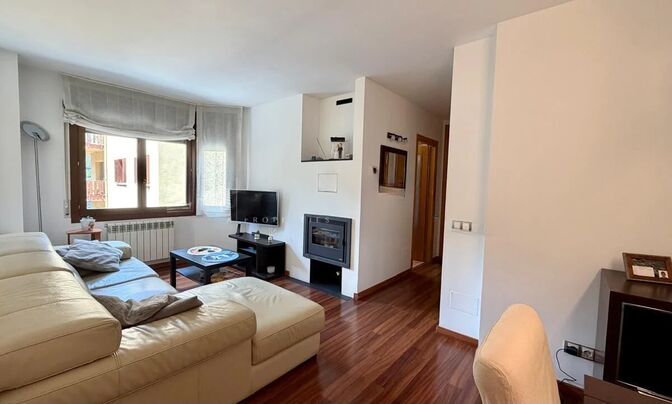 Three-bedroom apartment in Encamp city center