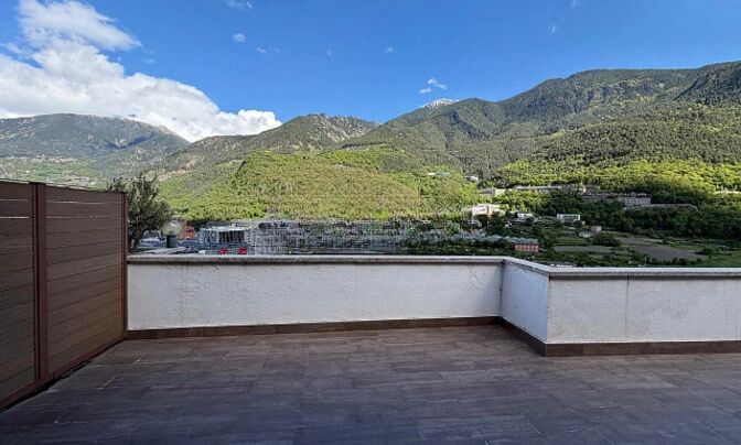 Reformed 2-bedroom apartment in Andorra la Vella