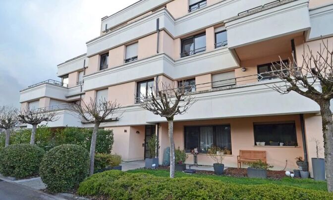 Apartment 3 bedrooms for sale in Luxembourg-Rollingergrund