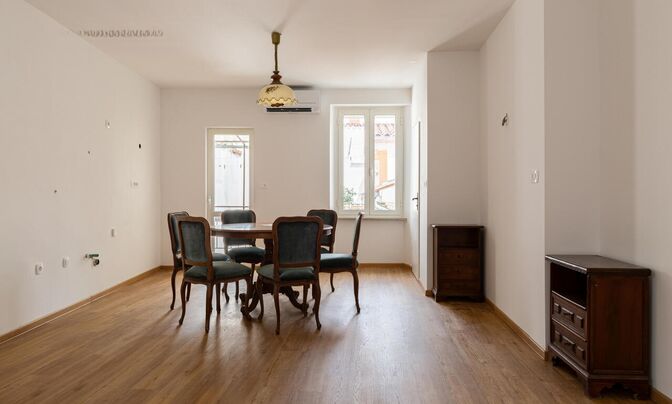 Five-room apartment in Koper