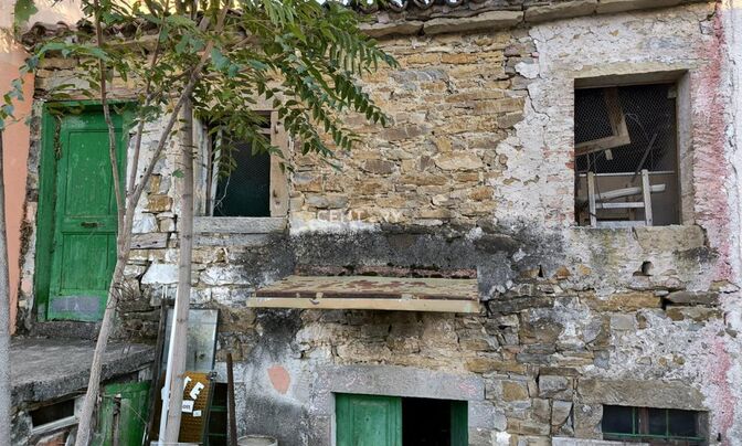 Estate, farm Koper.