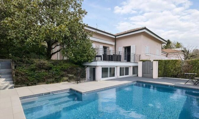 Single house 8 rooms