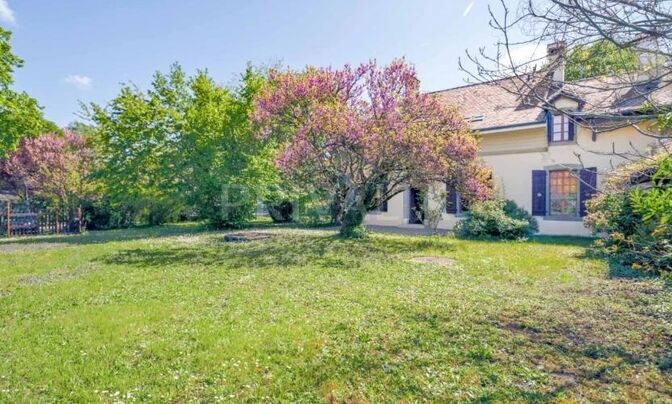 Single house 10 rooms