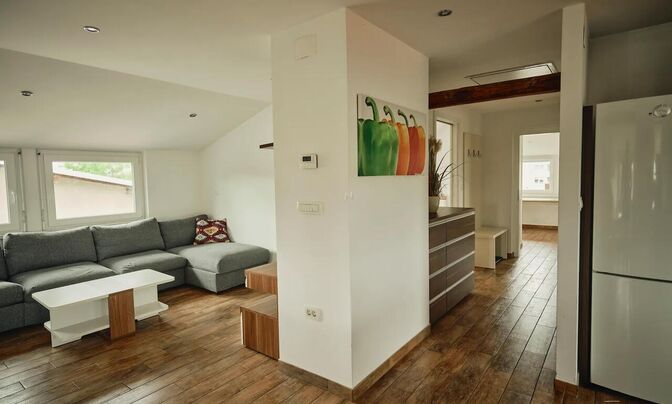 Apartment, 3-room Colesia
