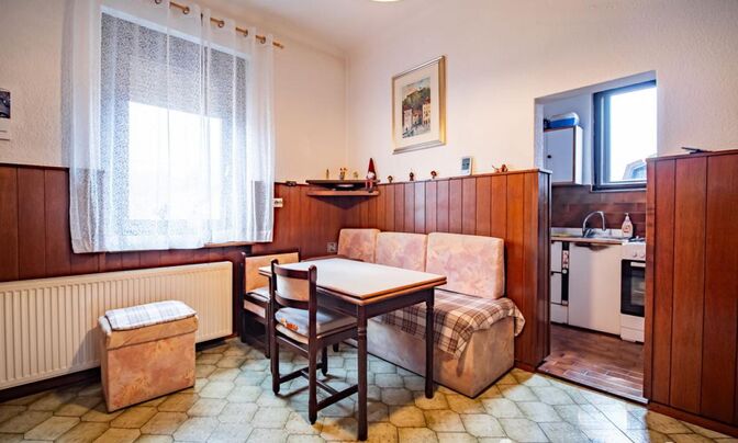 Three-room apartment in the center