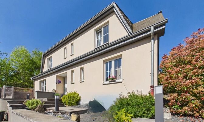 Detached house 5 bedrooms for sale in Schrassig