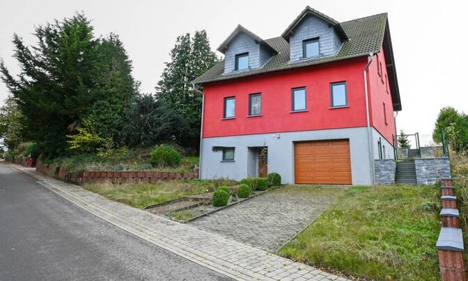 House 6 bedrooms for sale in Harlange